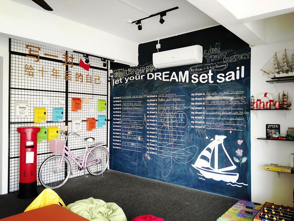 Roof Talk Theme Hostel Johor Bahru Zewnętrze zdjęcie