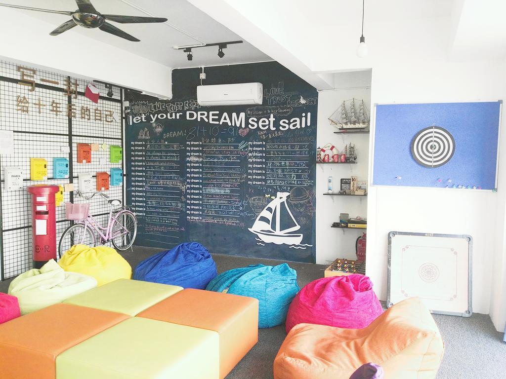 Roof Talk Theme Hostel Johor Bahru Zewnętrze zdjęcie