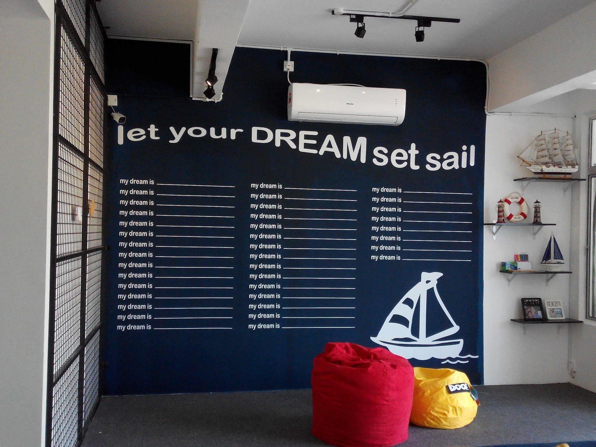 Roof Talk Theme Hostel Johor Bahru Zewnętrze zdjęcie